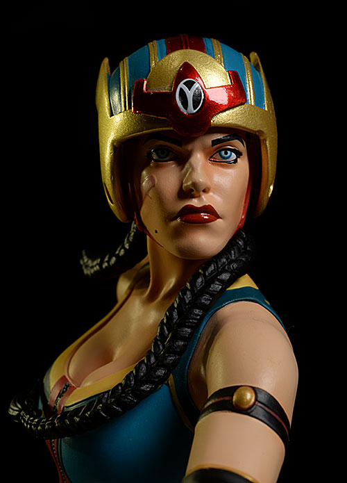 BOMBSHELLS: BIG BARDA STATUE Big-ba13