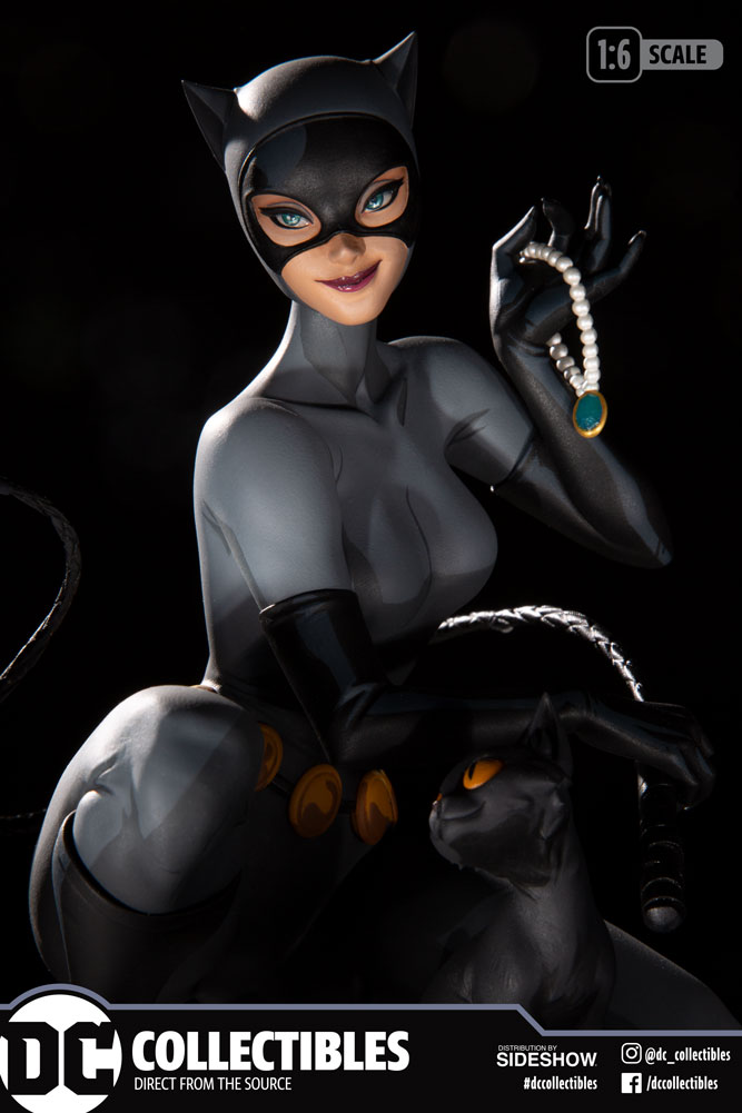 CATWOMAN statue DC designer Series : Stanley Lau  Dcc-ar13