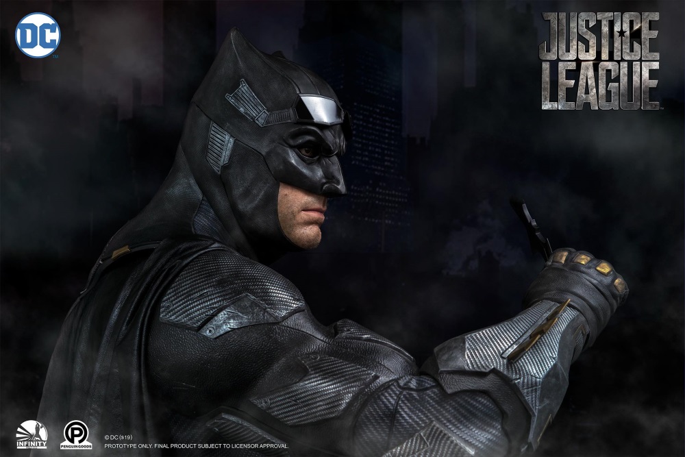INFINITY STUDIO : Justice League – Life Size Tactical Suit Batman Bust Infini22