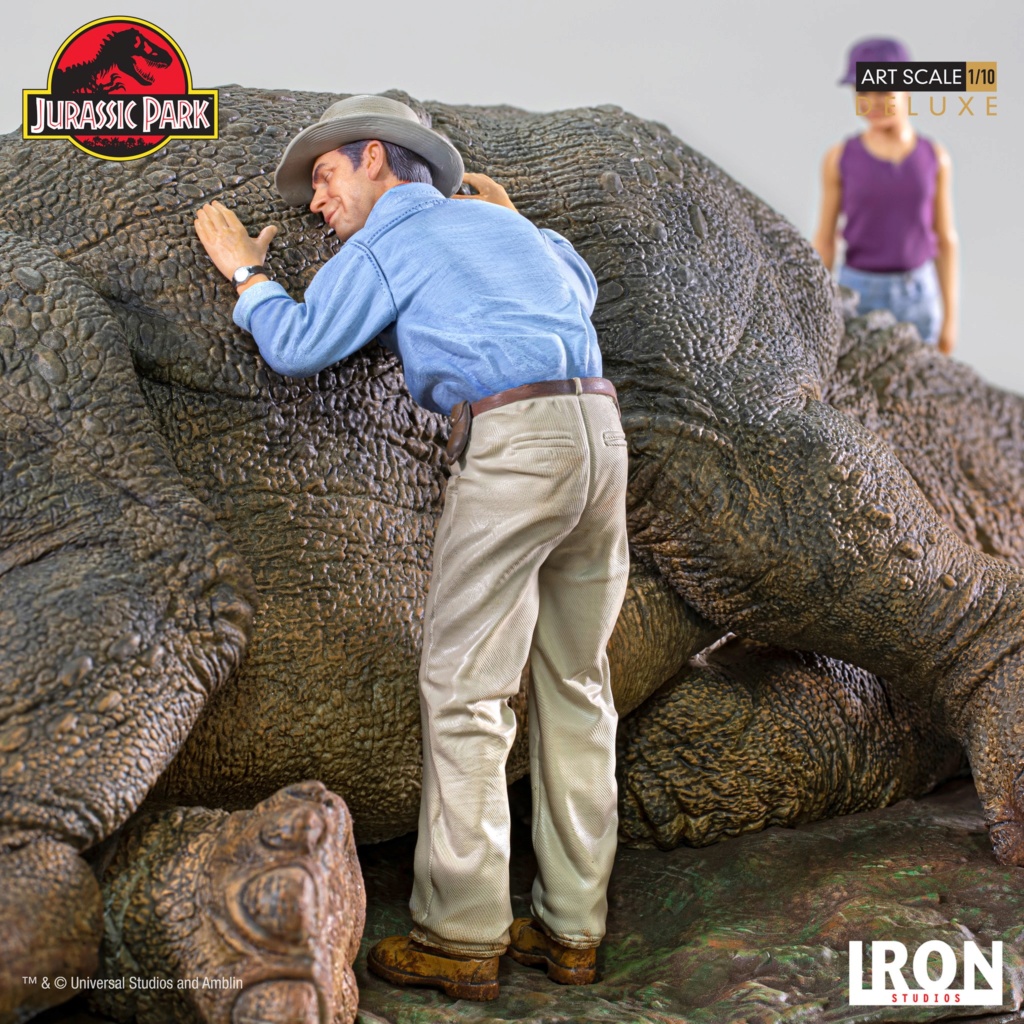IRON STUDIOS : Jurassic Park – Triceratops Diorama Statue Iron-266