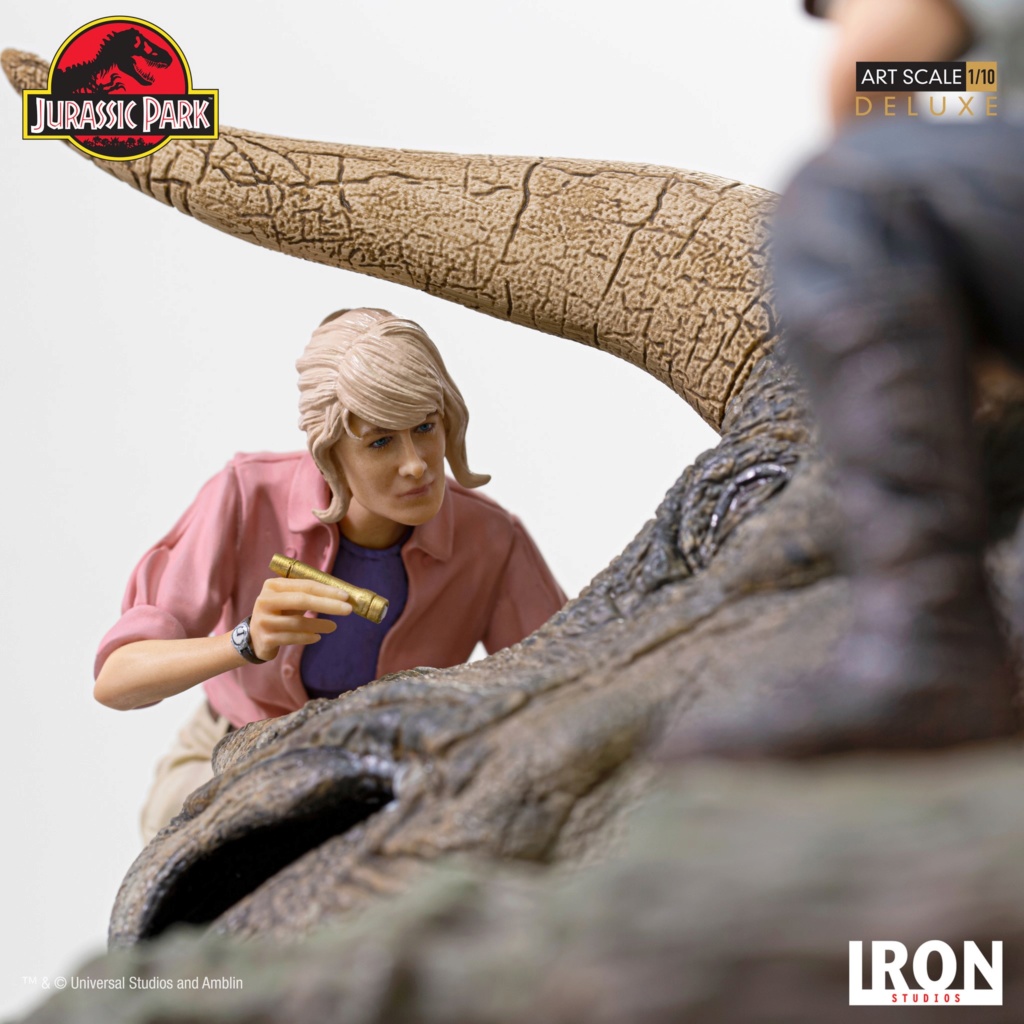 IRON STUDIOS : Jurassic Park – Triceratops Diorama Statue Iron-270