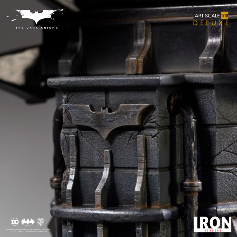 IRON STUDIOS : The Dark Knight – Batman 1/10 Scale Statue Iron-410