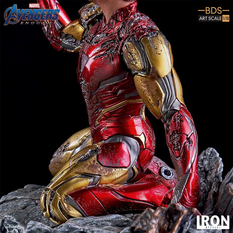 IRON STUDIOS : Avengers: Endgame – “I Am Iron Man” 1/10 Scale Battle Diorama Statue Iron-s76