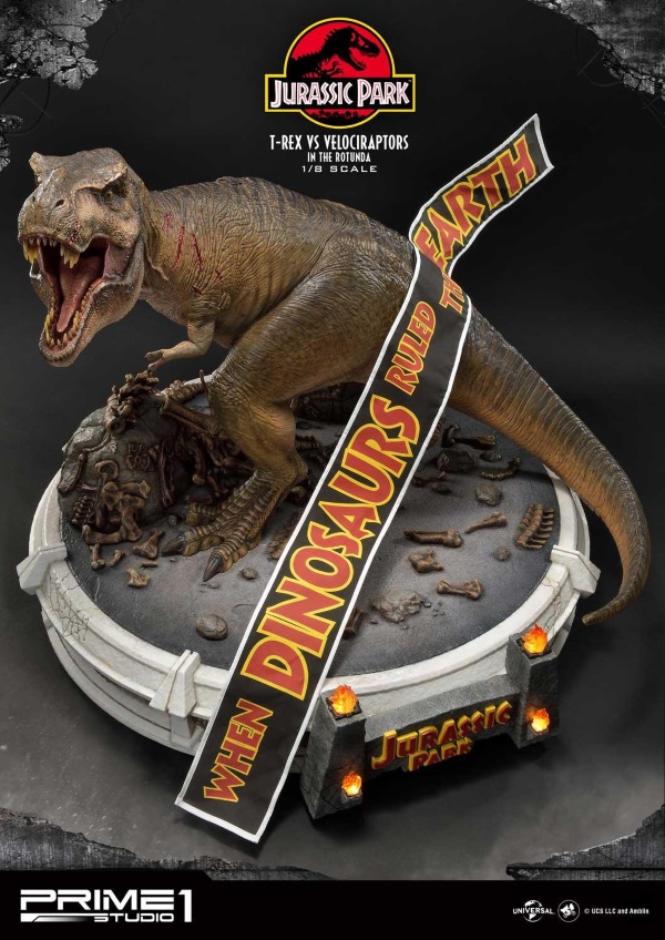 Jurassic Park T-Rex vs Velociraptors in the Rotunda 1/8 scale Statue Prime-91