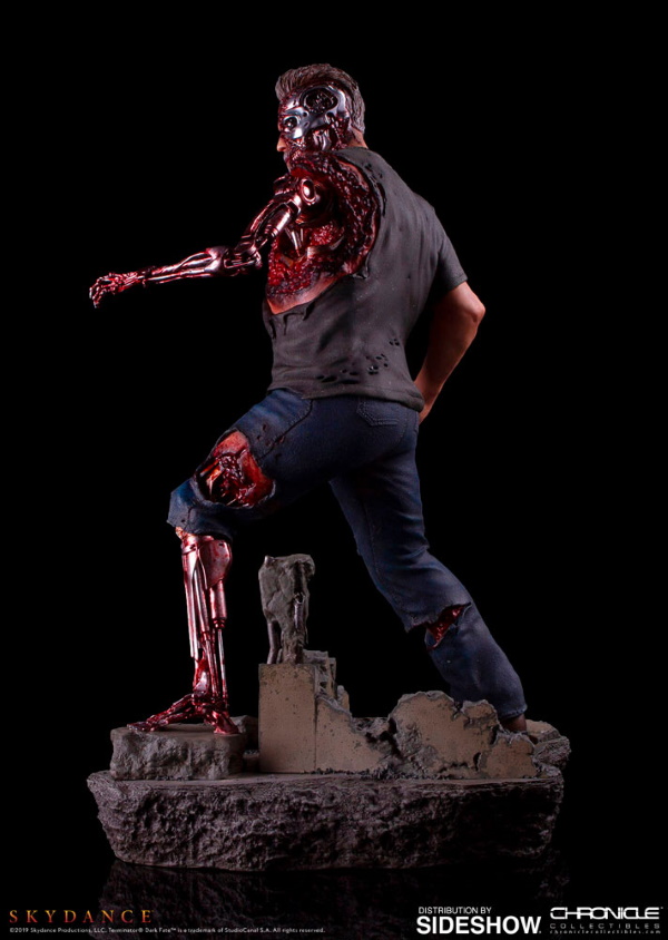 Chronicle Collectibles : Terminator: Dark Fate - T-800 1/4 scale Statue  T-800_23
