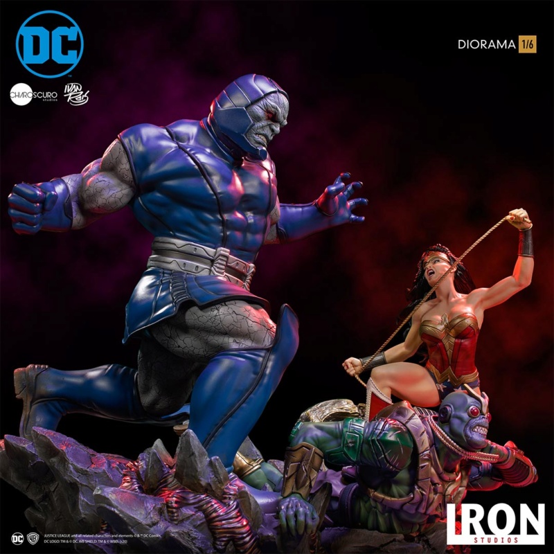 IRON STUDIOS : Wonder Woman vs Darkseid 1/6 Scale Diorama Statue Wonder36