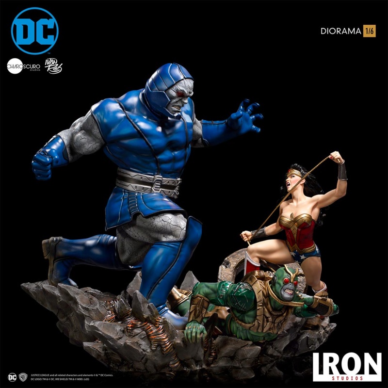 IRON STUDIOS : Wonder Woman vs Darkseid 1/6 Scale Diorama Statue Wonder47