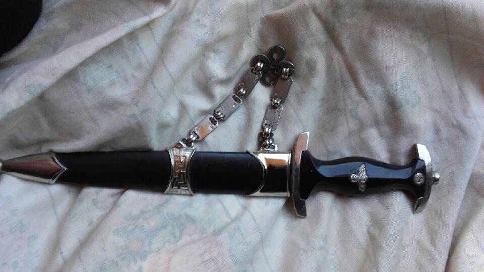 Copie dague SS? 38888010