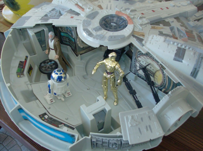 star - Star Wars Guerre Stellari Millenium Falcon + 7 personaggi GIG anno 1995 Hpim3930