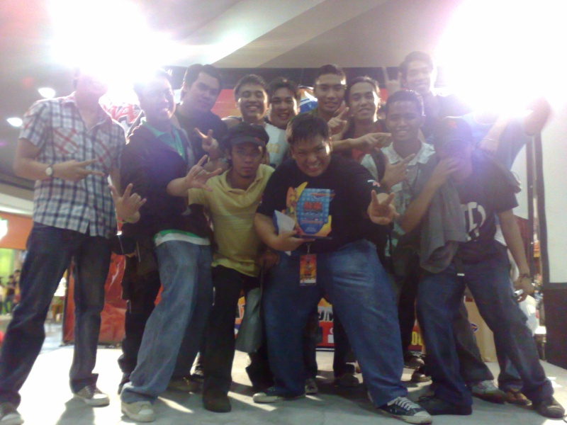 bawal magka-picture ang PMS members. 13122011