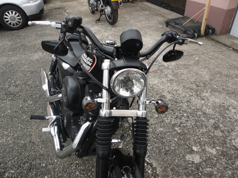 Harley Davidson 883R. Dsc04112