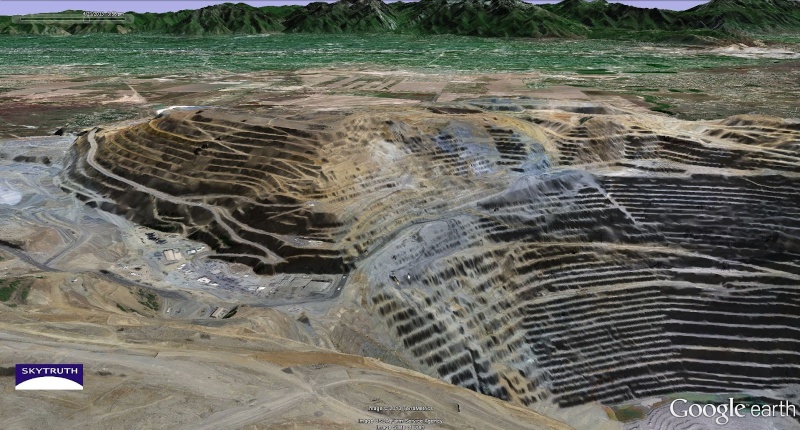 énorme glissement de terrain dans une mine de cuivre sans aucune victime Skytru10