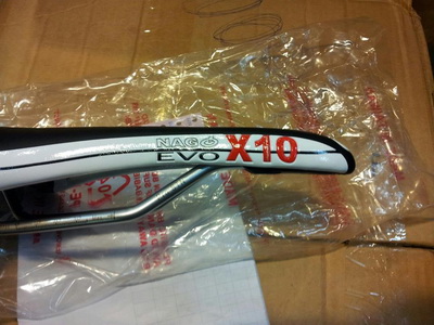 100%新，正品意大利prologo NAGO EVO X10 高檔鯊魚紋 山地自行車坐墊座包  94684610