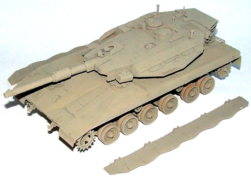 Merkava Mk IIID (LIC) [ HOBBY BOSS 1/35° ] de Panzerelite3945. - Page 3 Dscf0412