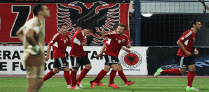 Skela dhe Aliaj karikojnë kuqezinjtë: Fiton Shqipëria 2-0!  Shqipe10