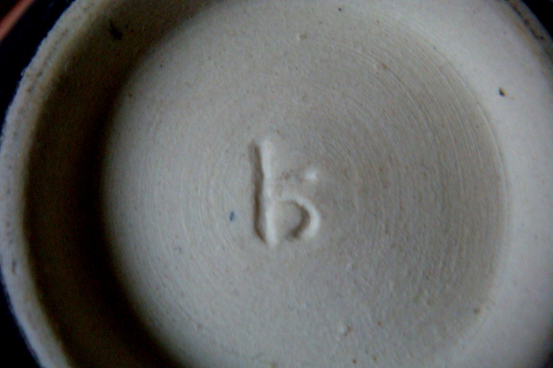 Whose mark is this - rb - Rosemarie Brittain  Dsc06111