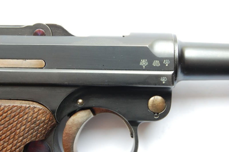 Un pistolet Luger de la Luftwaffe fabriqué par Krieghoff. 03310