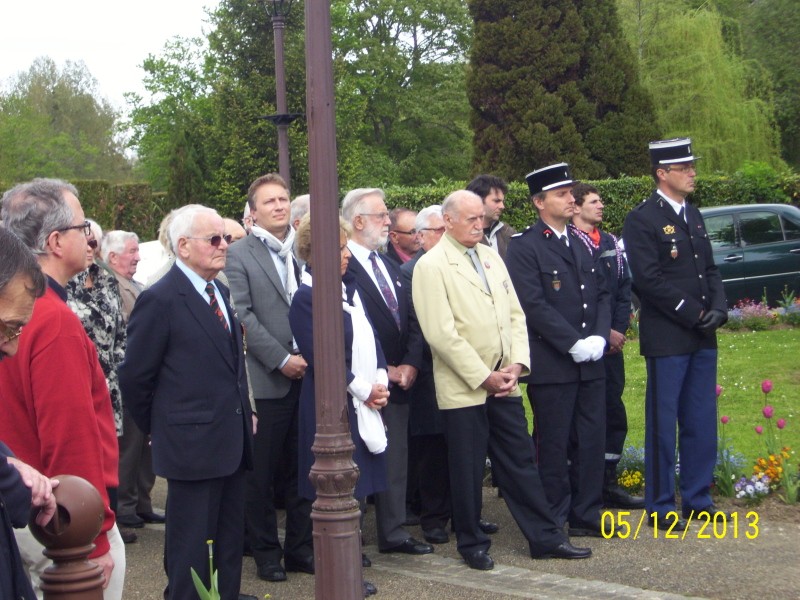 COMMEMORATION DU 8 MAI 1945 A PUTANGES (ORNE) 100_3318