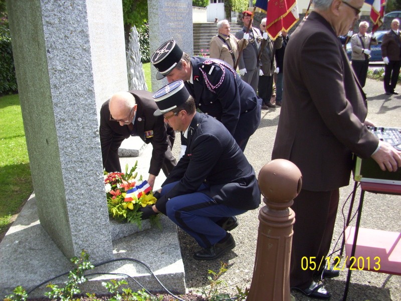 COMMEMORATION DU 8 MAI 1945 A PUTANGES (ORNE) 100_3319