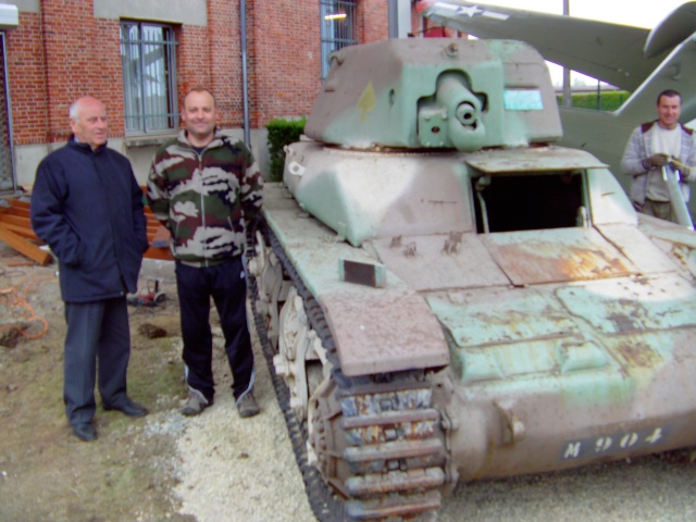 Un petit char Français de 1940 est arrivé au Musée Imag0123