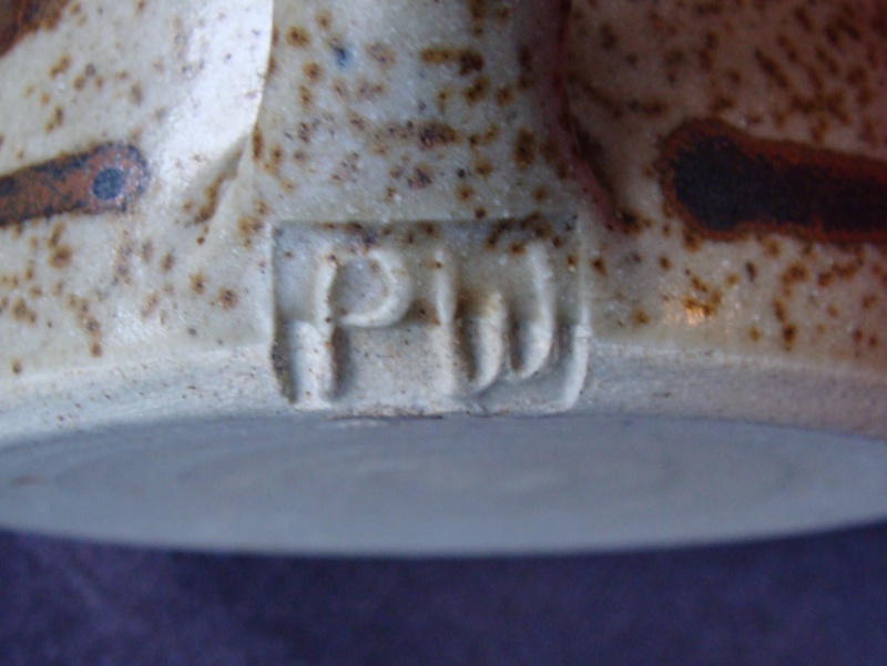 Whose is this "PW" on a large mug is Paul White Dsc02411