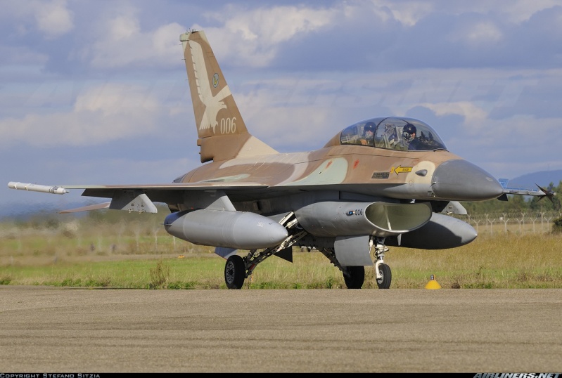 F-16B חיל האוויר הישראלי ( Heyl Ha Avir ) Hobbyboss 1/72 18417010