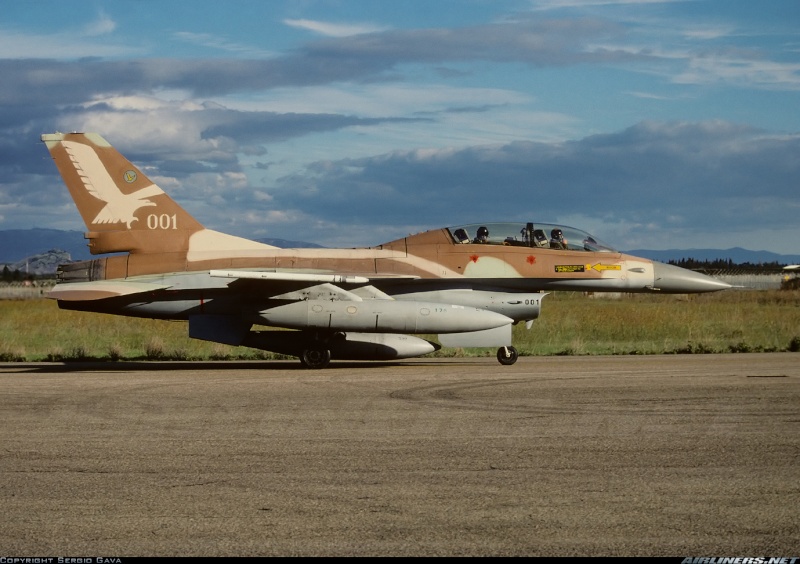 F-16B חיל האוויר הישראלי ( Heyl Ha Avir ) Hobbyboss 1/72 20308010