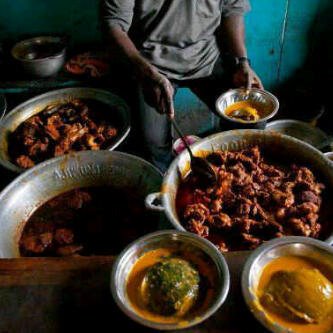  A food Vendor runs mad on the street naked after confessing to using mutuary water to get customers Seller11