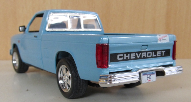 Chevrolet Pickups 1984_c12