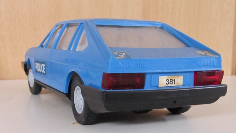 Audi 100 LS Avant in 1 zu 25 Audi_114