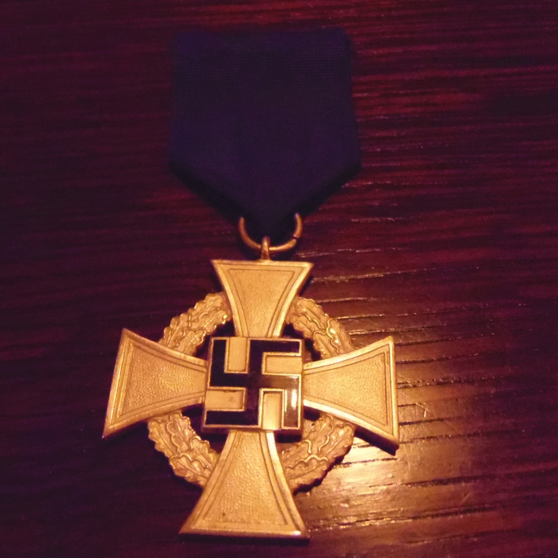 Brassard NSKOV, médaille et insigne REX P6110018