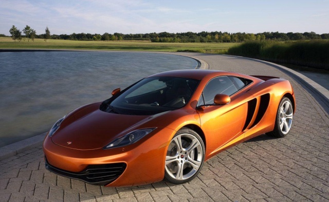 McLaren fait son show dans les vignes du Médoc Mclare11