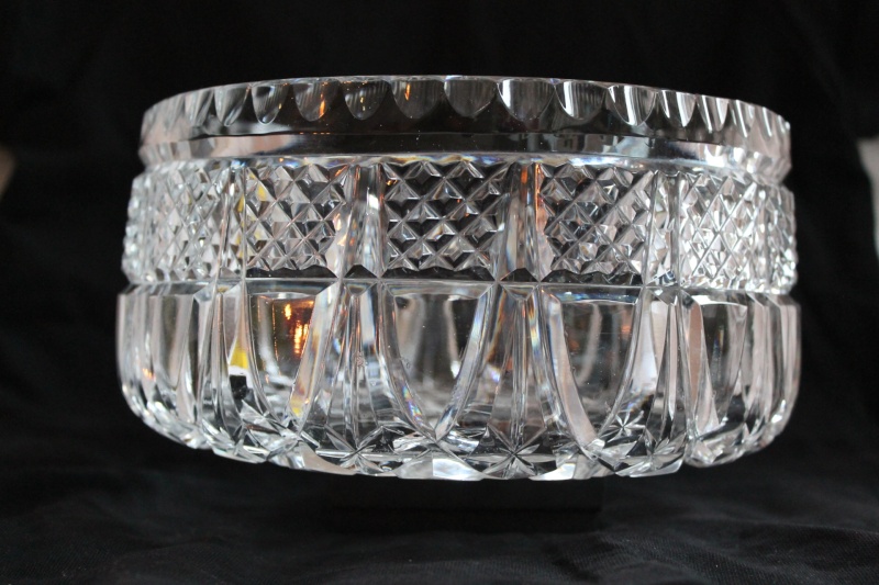 Large trifle / fruit bowl and smaller desert bowls Img_1319
