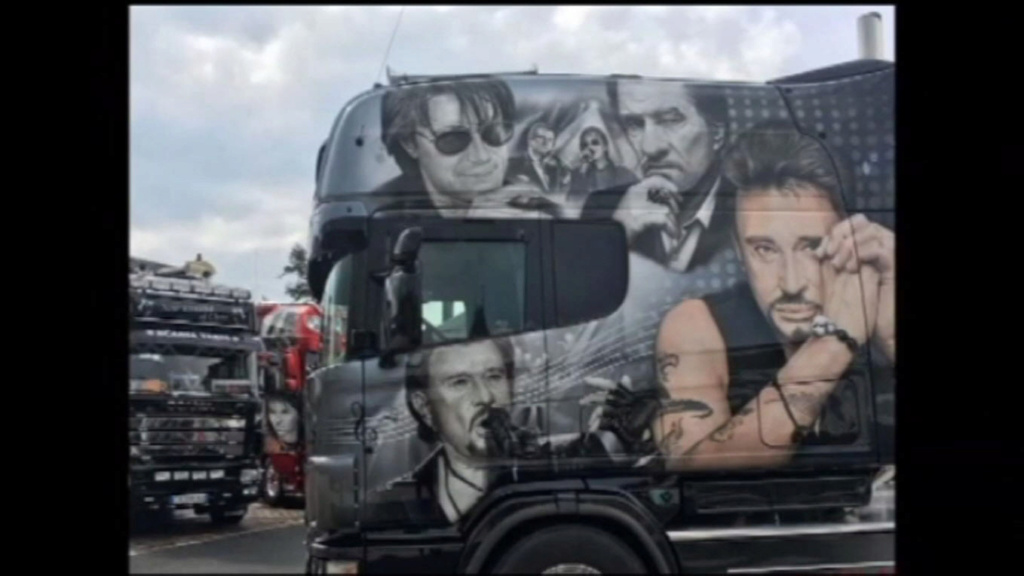 Les camions décorés Johnny 0810