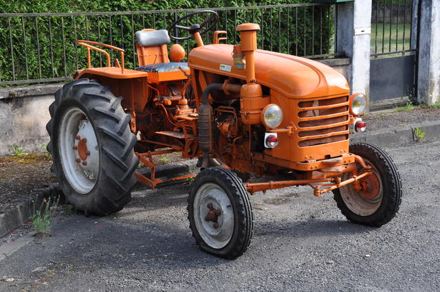 Les tracteurs Agricoles des membres du forum Dsc_4910