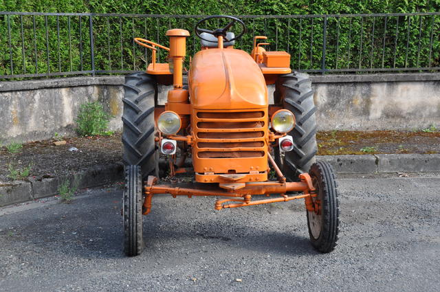 Les tracteurs Agricoles des membres du forum Dsc_4914