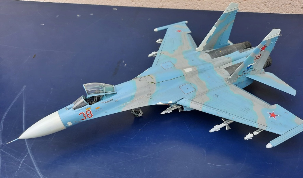 [Academy] 1/48 - Sukhoi Su-27 Flanker  20210448