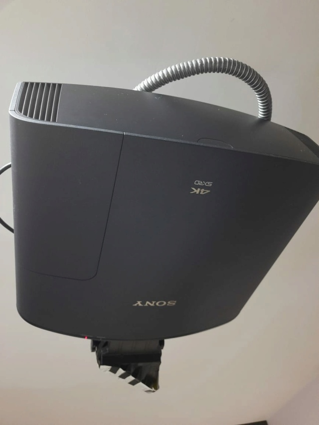 Sony VPL-VW520ES 4K Home Cinema Projector (Used) 133