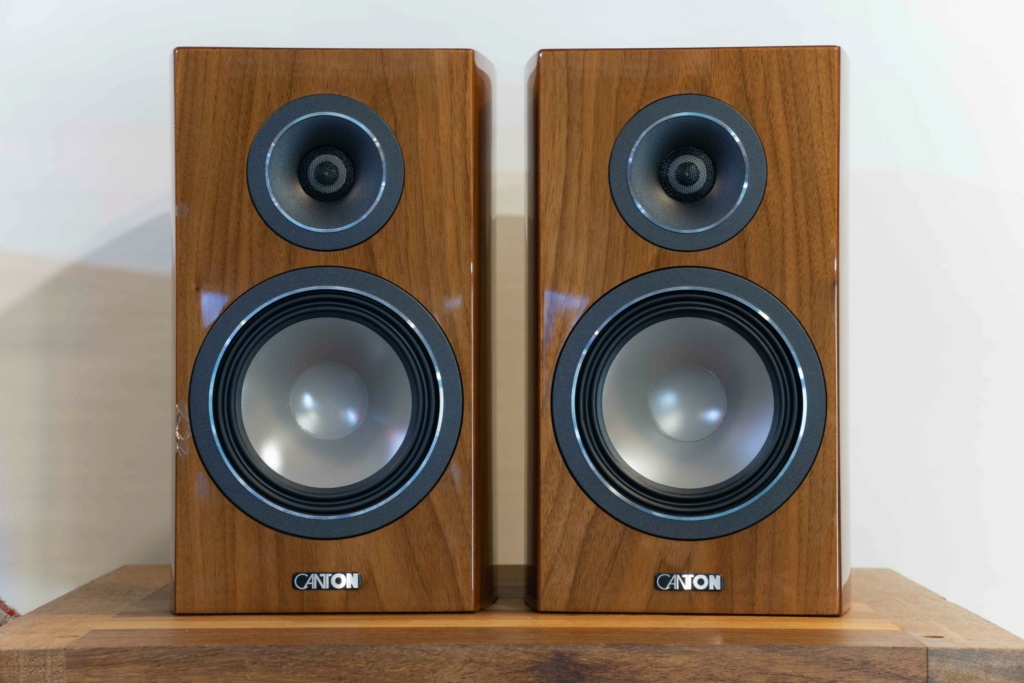 Canton Vento 30 Bookshelf Speaker (Used) Dsc01911