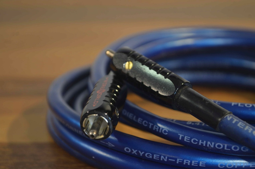 Wireworld Oasis 6 Subwoofer Cable 4Meter (Used) Dsc_1821