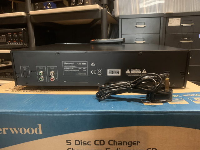 Sherwood CDC-5506 USB/5-Disc CD Player (Used) Img_1012