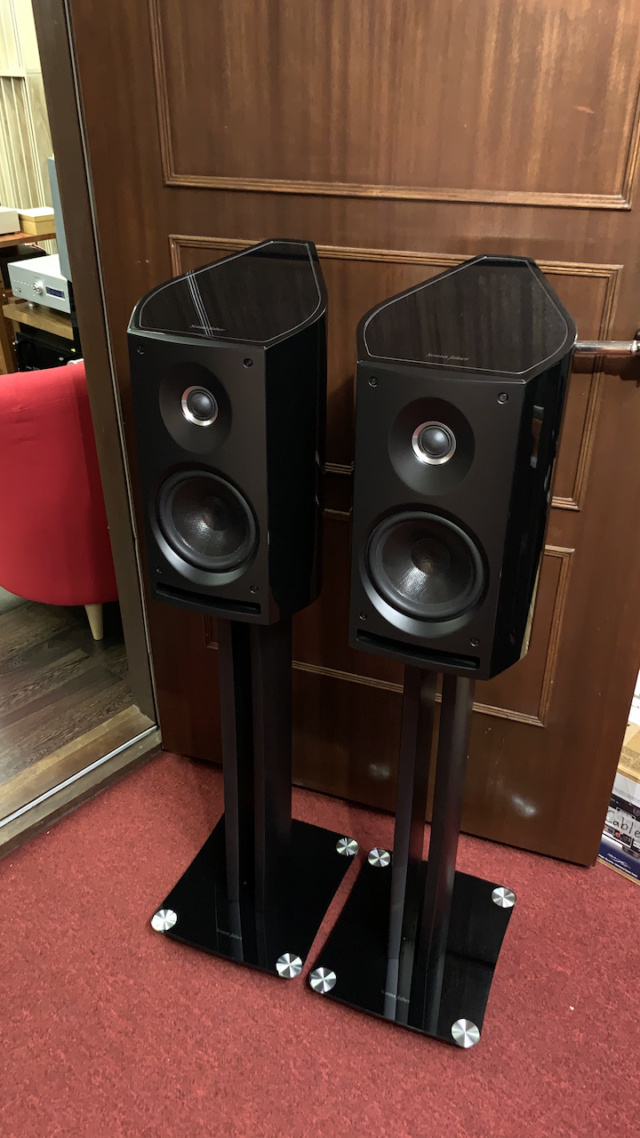 Sonus Faber Venere 2.0 Bookshelf Original Speaker Stand (Used) SOLD Img_1813