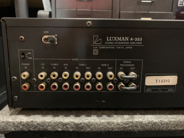 Luxman A-353 Integrated Stereo Amplifier (Used) Img_8215