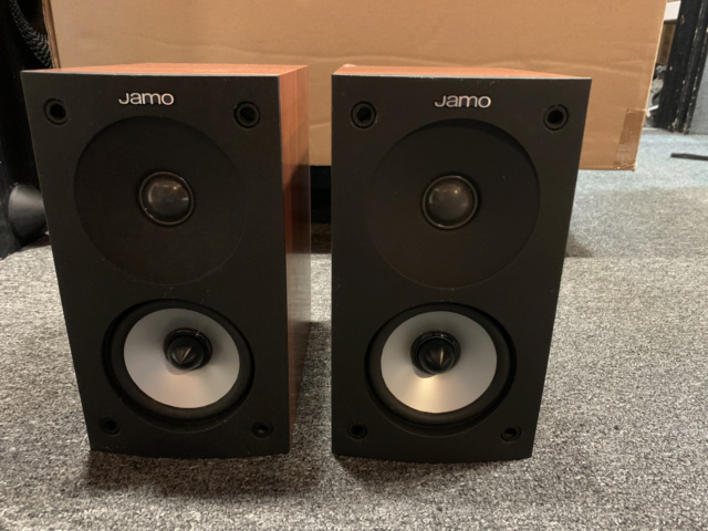 Jamo S622 Bookshelf Speaker (Used) Img_9014