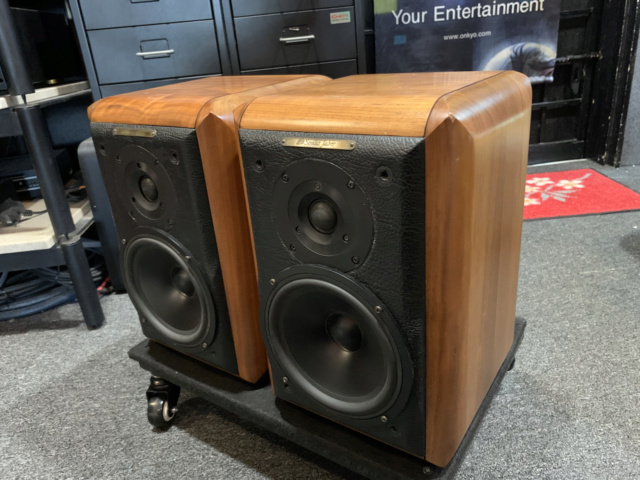 Sonus Faber Minuetto Bookshelf Speaker Made in Italy (Used) Img_9526