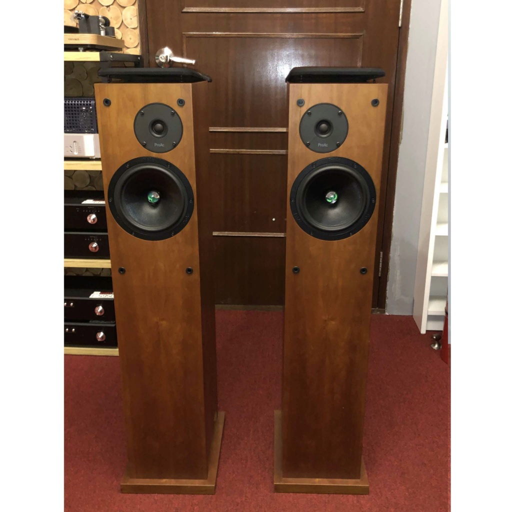 ProAc Response D18 Floorstanding Speakers - Pair (Sold) Slide210