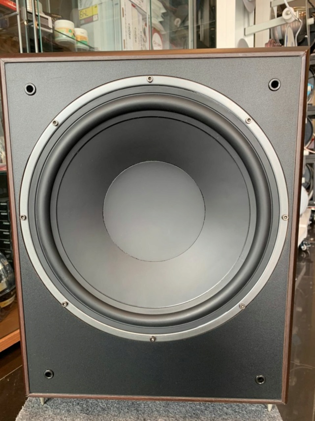 Magnat Monitor Supreme r 302A  12' Subwoofer (SOLD) Whats137