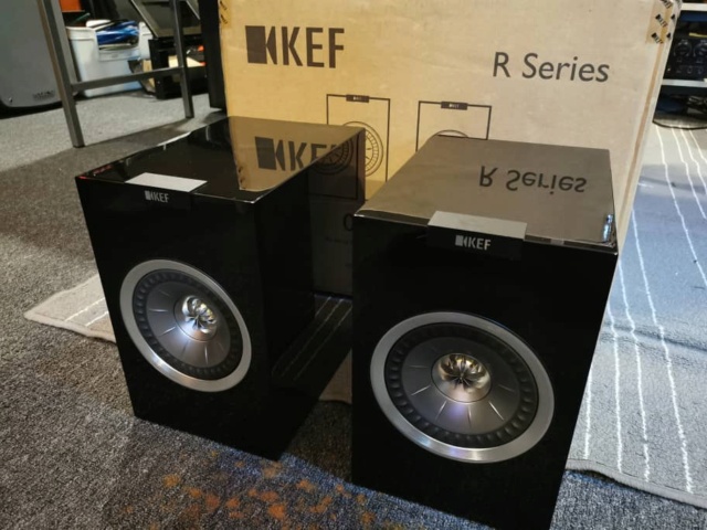 KEF R100 Bookshelf Speaker Used