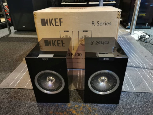 KEF R100 Bookshelf Speaker (Used)