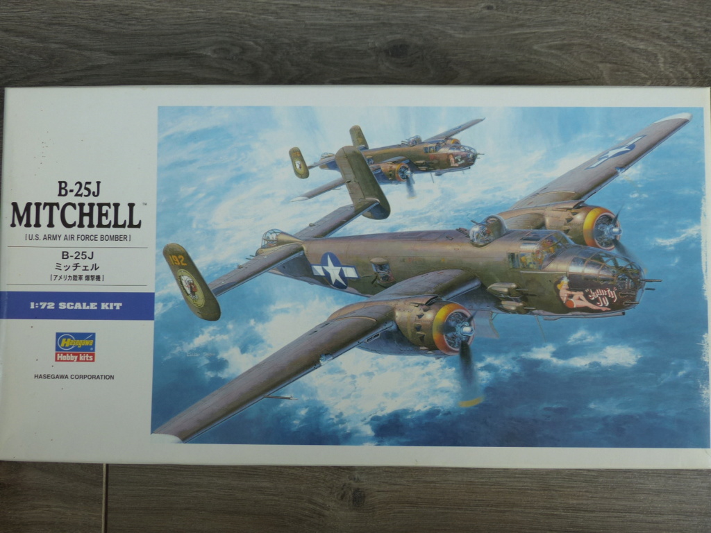 [Hasegawa] B-25J Mitchell 345th BG "FINI" P1030151